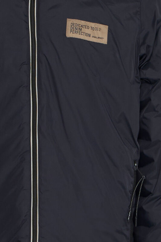 Topattu hupullinen musta Blend välikausi-/ kääntötakki