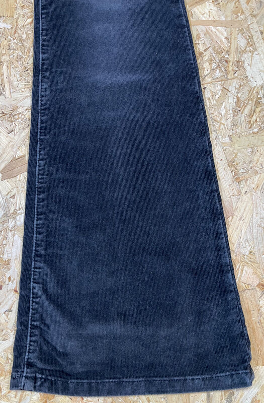 Uudet Beavers tummanharmaat vintage-samettihousut